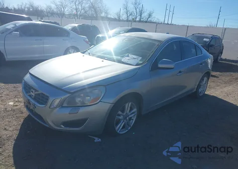2013 Volvo S60 T5/T5 Platinum/T5 Premier/T5 Premier Plus из США, поврежденный, VIN YV1612FS1D2178113
